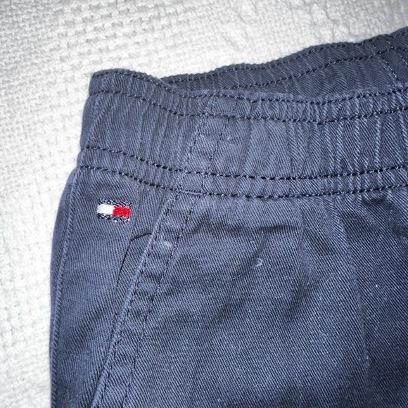 Tommy Hilfiger | size 3T BNWOT 
Woven joggers with elastic cuffs. - Picture 3 of 4